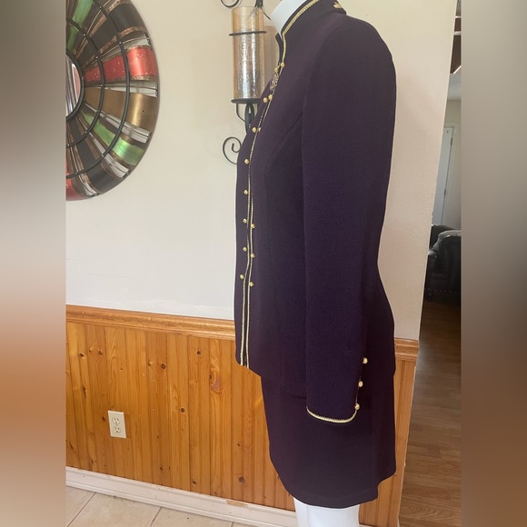 St. John Collection Jacket And Skirt - Picture 3 of 13